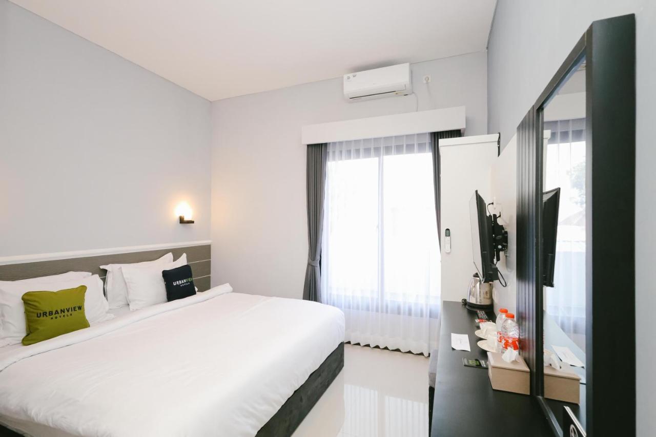 Urbanview B Syariah Lumajang By Reddoorz Hotel Exterior foto
